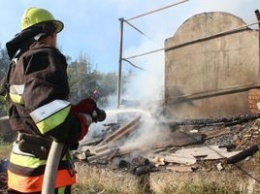 В Хмельницкой области загорелось придорожное кафе. Видео
