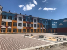 В Мелитопольской школе будущего строят функциональный двор (фото)
