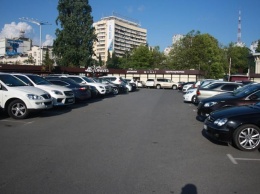 За полгода автомобилисты заплатили 23 миллиона за парковку в Киеве