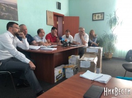 Депутаты три недели читали документы конкурса управляющих компаний в Николаеве, которые конкурсная комиссия умудрилась изучить за 2 часа