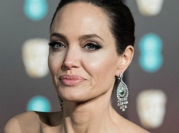 Анджелина Джоли экстренно госпитализирована в состоянии тяжелейшего психического расстройства