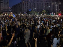 В Румынии продолжаются антиправительственные протесты, участники акций устанавливают палатки