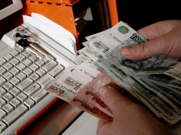 В Югре кассир по ошибке выдала безработному 400 тысяч рублей