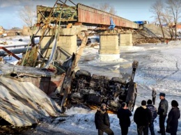 «Перестаньте экономить!»: В Сеть попал ТОП упавших за последние годы мостов в России