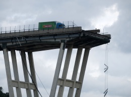 Число жертв обрушения моста в Генуе достигло 35