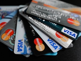 В Крыму прекращена работа с картами Visa и MasterCard