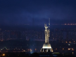 Затопило: В Киеве снова бушевала стихия тропического размаха (видео)