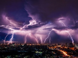 Главное за ночь: жуткий ураган в Киеве и сокрушительный удар по окружению Путина