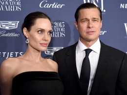 Суд обязал Анджелину Джоли разрешить Брэду Питту чаще видеться с детьми