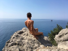 Алексей Панин "освежил" свой Instagram свежими фото с нудистского пляжа в Крыму(ФОТО 18+)