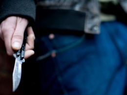 В Запорожье на девушек напал мужчина с ножом