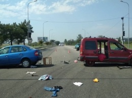 Серьезное ДТП в Хортицком районе Запорожья: 5 человек получили травмы - фото