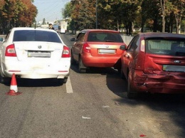 В Днепре на Набережной столкнулись 4 машины: в одном из авто был ребенок