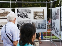 В парке Горького открылась фотовыставка, посвященная освобождению Харькова