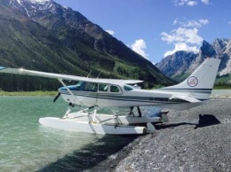 На северо-западе Канады упал небольшой самолет, трое человек погибли
