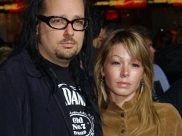 Жена лидера группы Korn скончалась на 40-м году жизни