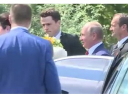 Путин с хором казаков прибыл на свадьбу австрийского министра