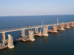 Пик сезона: в сети показали "бешеный трафик" через Керченский мост