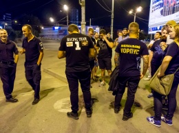 В Днепре активисты помогают в работе патрульной полиции