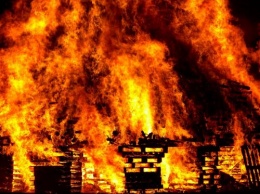 «Церковь горит!»: Серьезный пожар в Кемерове попал на видео