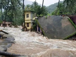 Непогода в Индии: число жертв возросло до более 350