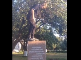 В Харькове подросток надругался над памятником