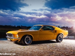 Культовый Ford Mustang 60-х продают в Украине по цене новой BMW 7
