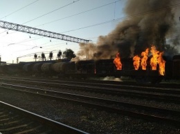 На ж/д станции под Харьковом загорелся грузовой вагон