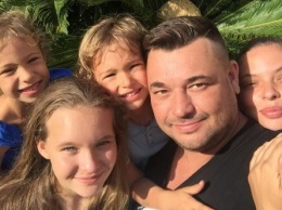 Сергей Жуков находится дома после двух операций и ждет семью из Испании