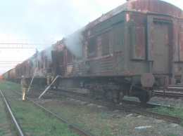 Под Харьковом на станции вспыхнул железнодорожный вагон