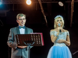 На конкурсе «Мисс Divine» в Одессе журнал «Фаворит удачи» отметил чемпионку мира по боксу