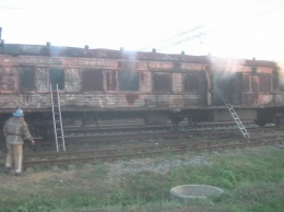 В Харьковской области на станции горел пассажирский вагон. Фото