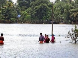 В Индии наводнение изгнало из домов более миллиона человек (фото)