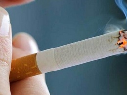 Из-за курения на остановке житель Днепра может оказаться за решеткой
