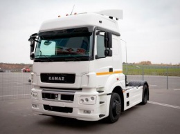 100 газодизельных грузовиков «КАМАЗ» передал корпоративному клиенту