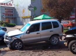 Тройное ДТП в Черновцах: пострадали двое детей