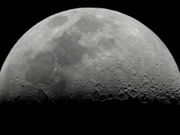 Астрономы подтвердили наличие льда на Луне