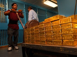 Банк России усиленно скупает золото