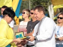 Андрей Гордеев вручил президентские награды волонтерам Херсонщины