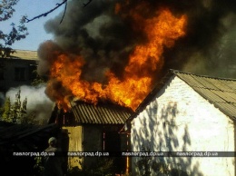В центре Терновки горели заброшенные сараи
