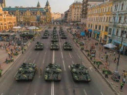 Жданов заявил, что военный парад - это "нецелевое использование средств" и напомнил, что в армии полно проблем