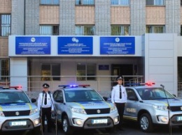 Петр Порошенко вручил 27 новых внедорожников областному управлению полиции