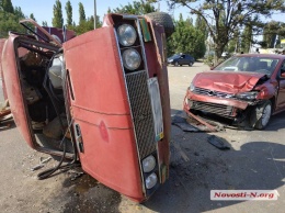 В Николаеве «Фольксваген» перевернул «Жигули»: пострадали два человека