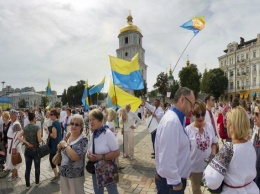 Украинцы переключились с проблем страны на проблемы своих семей - социолог