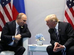 Сенаторы требуют обнародовать текст разговора Трампа с Путиным в Хельсинки