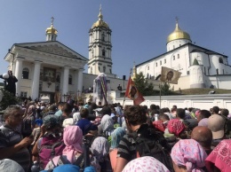 В Украине 30 тысяч верующих прошли Крестным ходом к Успению Богородицы. Видео