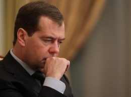 «Боится краболовов?»: Медведев больше двух недель лечит спортивную травму
