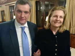 Министр иностранных дел Австрии упала в обморок на Европейском форуме