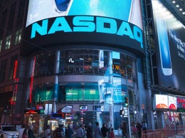Индекс NASDAQ впервые превысил отметку в 8 тысяч пунктов