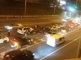 В Киеве произошло масштабное ДТП с участием семи автомобилей